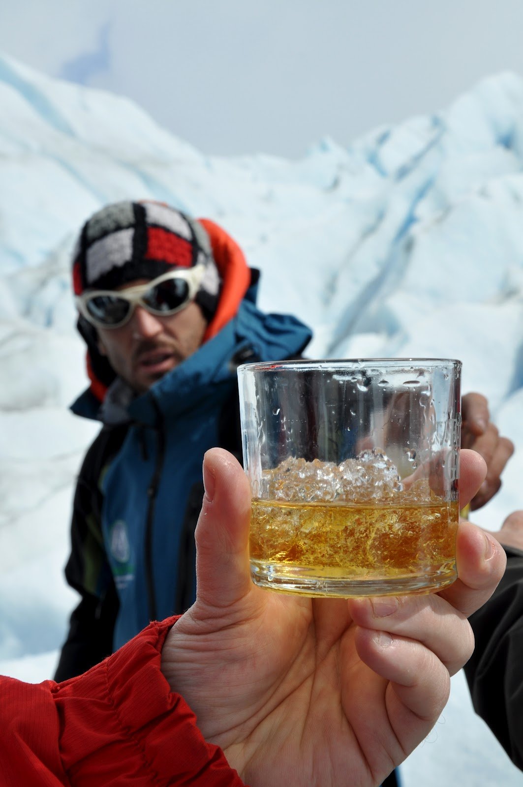 boire un whiskey on the rocks avec de la glace du Perito Moreno