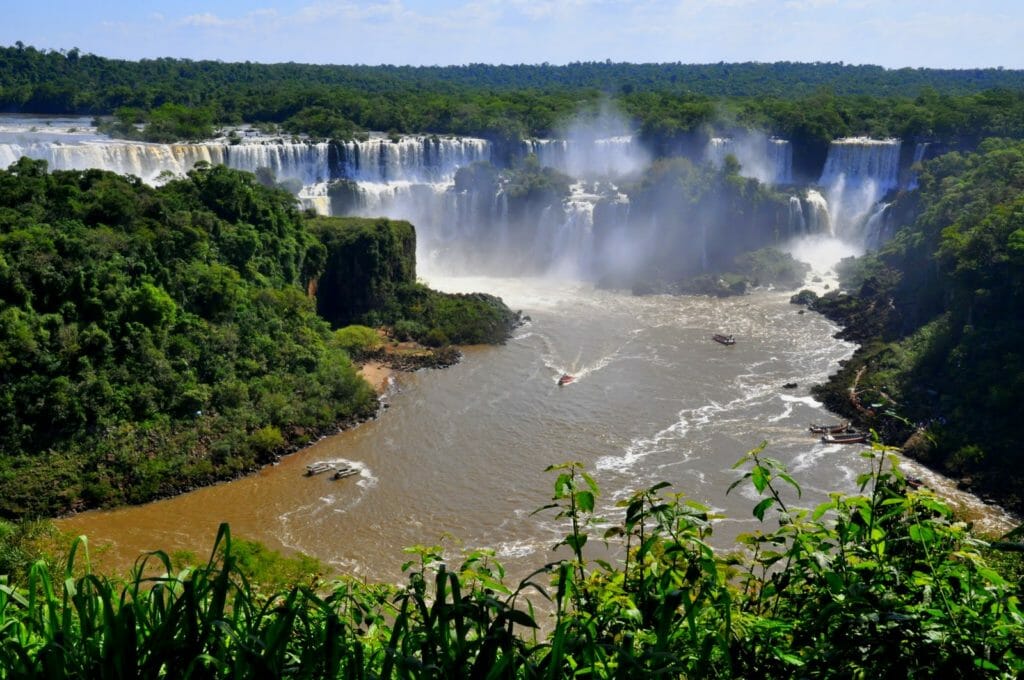 cascade chutes iguazu argentine