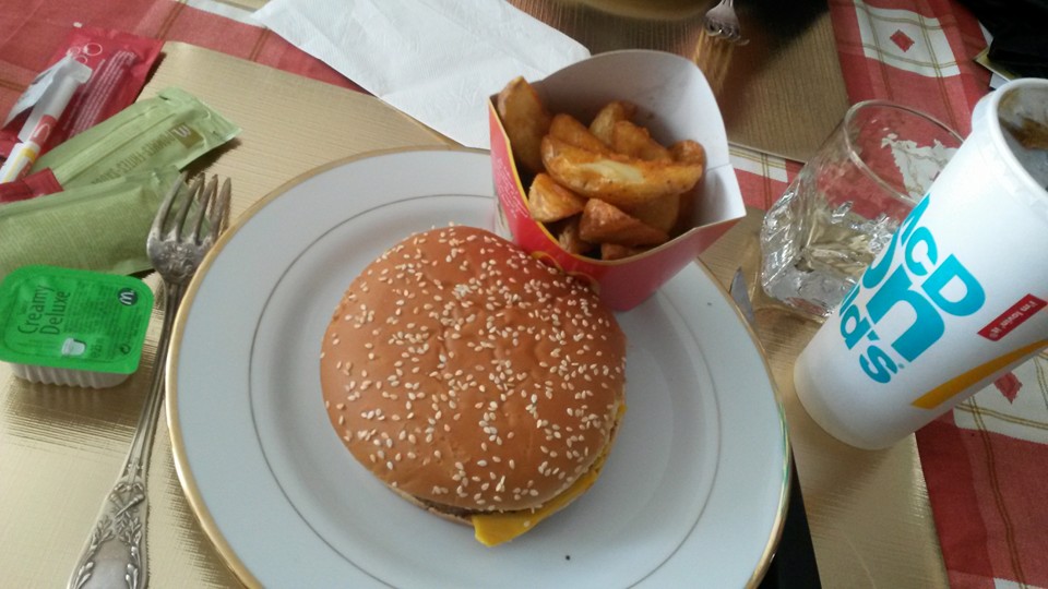 Hamburger, street-food, discothèque dominicaine chimi