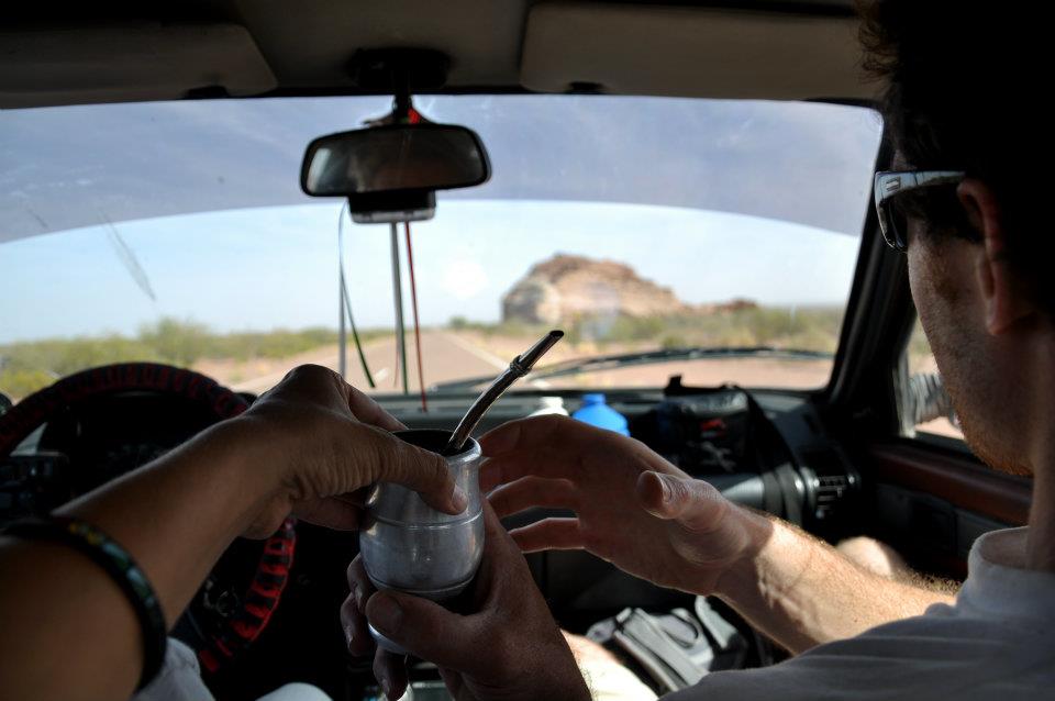 Boire le maté en argenine avec ses amis