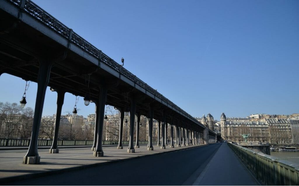 paris, pont bir hakeim, voyage, touriste, tourisme